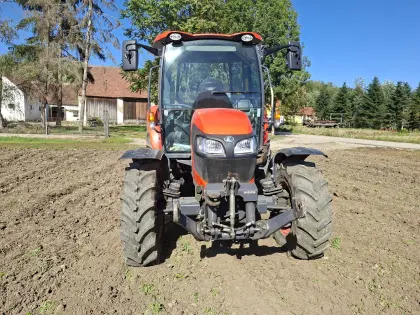 Kubota M4072