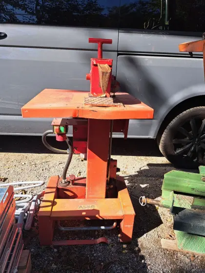 Holzspalter 6 t mit Fußbetätigung