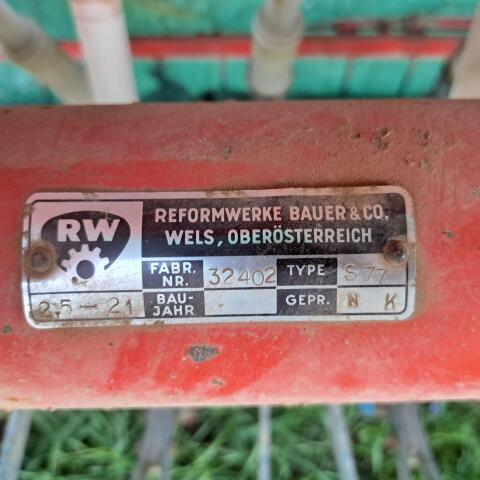 Reform Semo 77 mit Kleesamenstreuer
