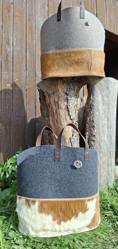 Robuste XL-Tasche aus Filz, Kuhfell und Leder