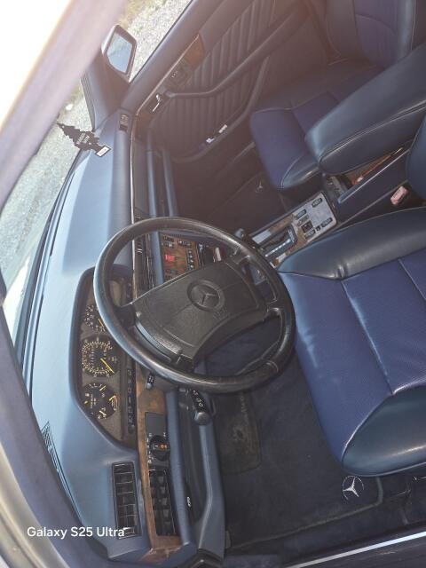 Zu verkaufen, Mercedes 560