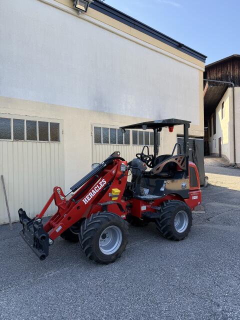 Heracles H200 Hoflader