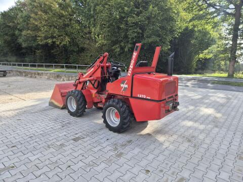 Weidemann 1370 P43, 988 Bstd., Hoflader, Hoftrak, 2000, Joys