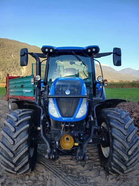 Verkaufe New Holland T5 110 Auto Command
