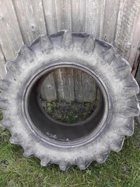2 Traktorreifen 440/65 R24