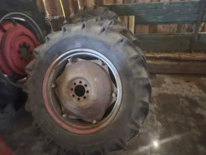 Massey Ferguson 135 Reifen, Räder, 4 Stk.