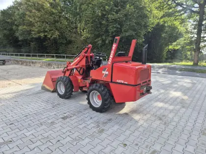 Weidemann 1370 P43, 988 Bstd., Hoflader, Hoftrak, 2000, Joys