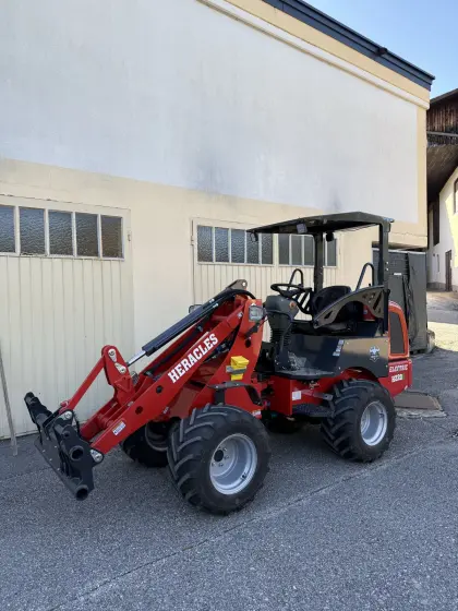 Heracles Hoflader H220 el.
