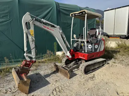 Takeuchi TB 216 mit Powertilt