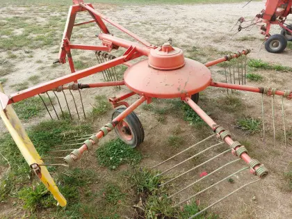 Schwader Fella TS 280