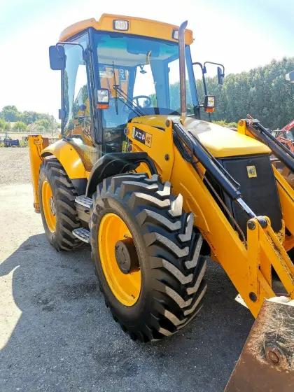 JCB 4CX