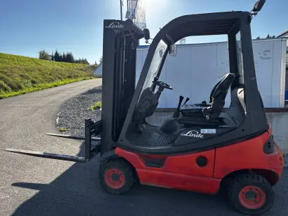 Linde 4-Rad-Stapler H18-D