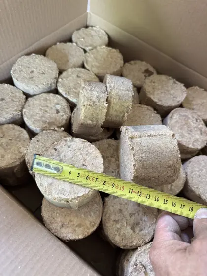 Holzbriketts