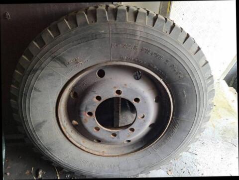 1x LKW-Reifen mit Felge 315/75 R 22,5 von Michelin