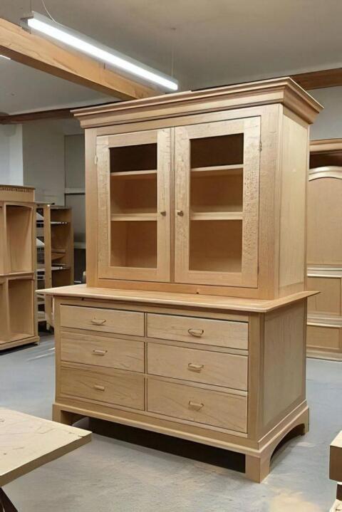 Kommodenschrank