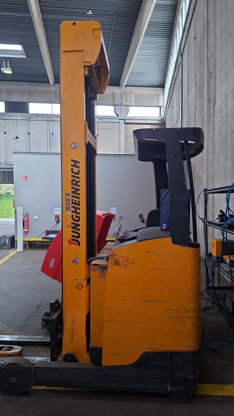 Stapler Jungheinrich ETV 214 Hub: 8.000 mm