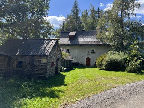 Römerhaus mit Carport und Glashaus für große Familien