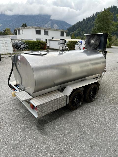 Milchtank 1.600 l fahrbar