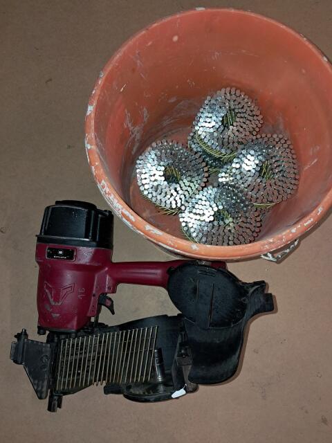 Coilnagler, Druckluftnagler, Nagler, Nagelpistole, Schussapparat