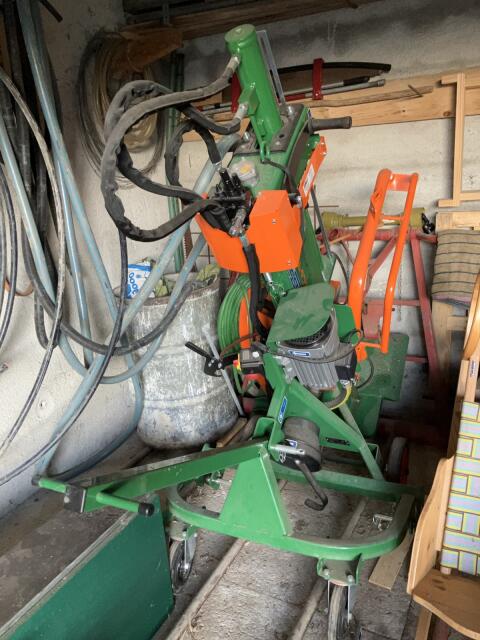Posch HydroCombi 13 Holzspalter mit Fahrvorrichtung
