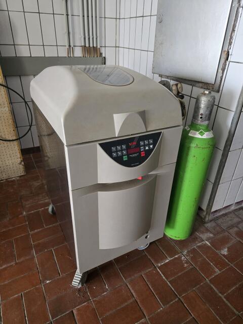 Zum Verkauf steht eine voll funktionstüchtige Profi-Kammervakuummaschine VC999 K4