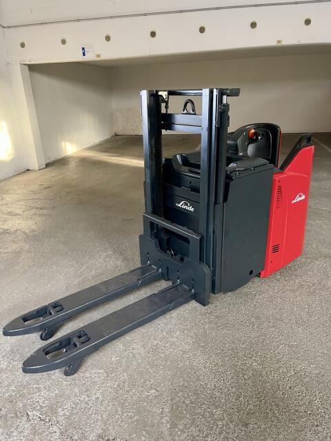 Stapler Linde D14 SP Hochhubwagen