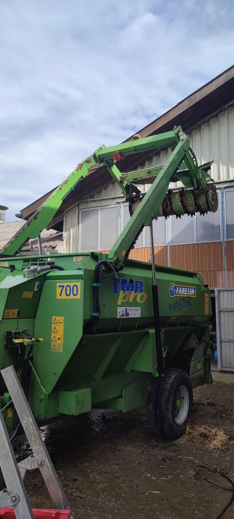 Futtermischwagen Faresin TMR 700
