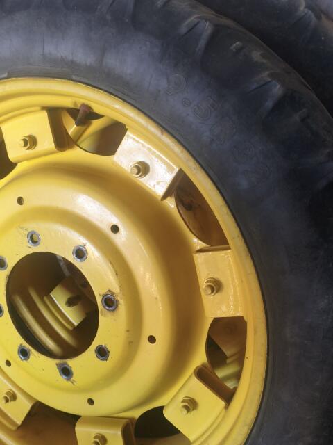 Pflegebereifung John Deere 6300