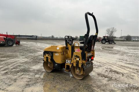 CAT CB-113 Doppelwalze