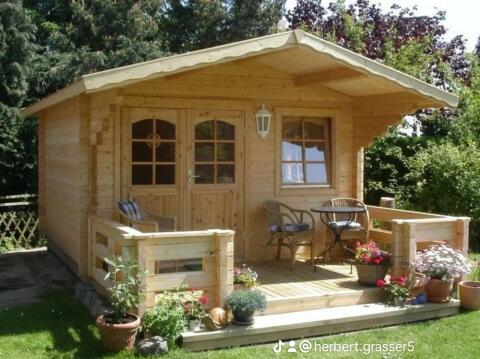 Gartenhäuserbau mit Terrasse, Bau und Montage