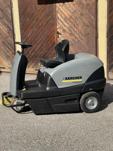 Kärcher KM 100/100 R Bp Pack Aufsitz-Kehrsaugmaschine, Bj. 20, KM 100/100 R Bp Pack