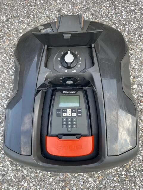 Husqvarna Automower 315X inkl. Überdachung