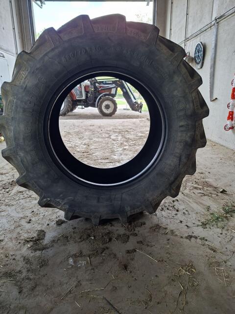 Reifen 480/70/30