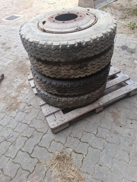 Reifen 7,5 R20