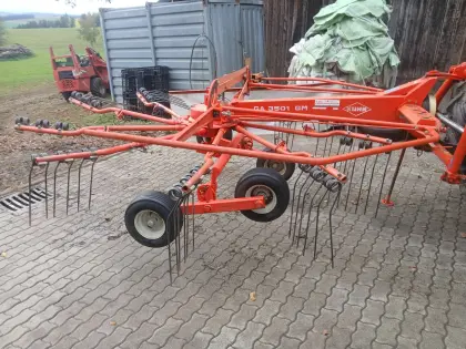 Kuhn Schwader 350