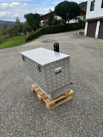 Frontgewicht, Forstkiste
