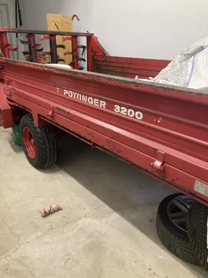 Pöttinger Miststreuer 3.200