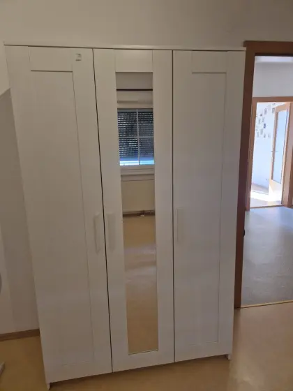 Kleiderschrank