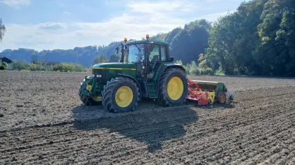 John Deere 6910S