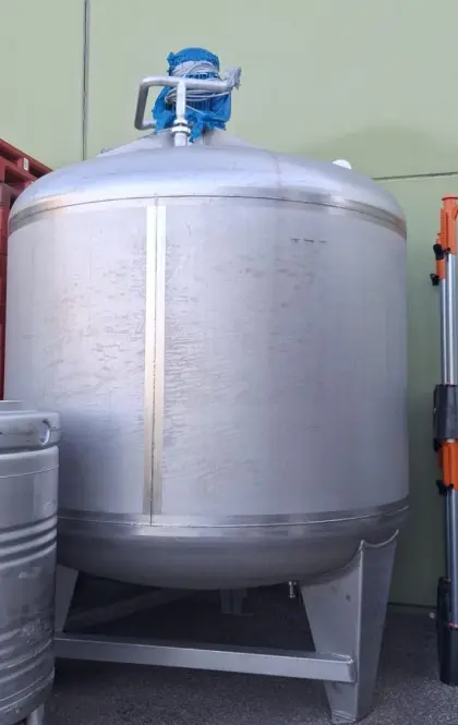 Nirotank Mischtank 9.700 l, Geländer wenn benötigt