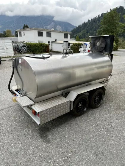Milchtank 1.600 l fahrbar