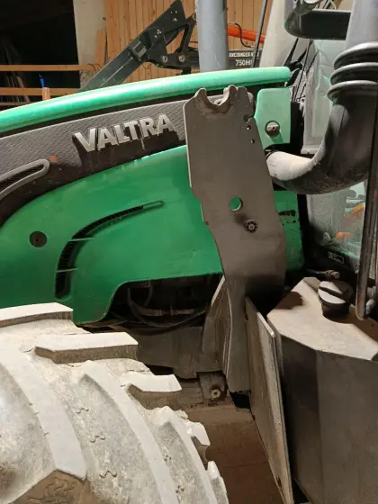 Quicke Konsole Valtra N142