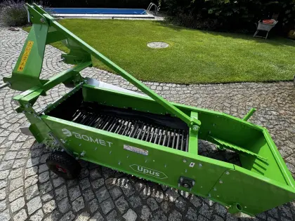Einreihiger Kartoffelsiebkettenroder, Kartoffelroder Bomet UPUS