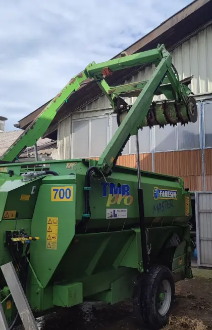 Futtermischwagen Faresin TMR 700