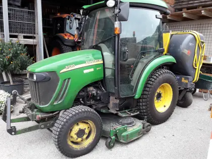 John Deere 3720