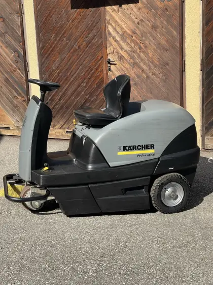 Kärcher KM 100/100 R Bp Pack Aufsitz-Kehrsaugmaschine, Bj. 20, KM 100/100 R Bp Pack