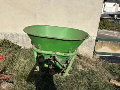 Düngerstreuer, Schleuderstreuer, Düngerstreuer für Traktor