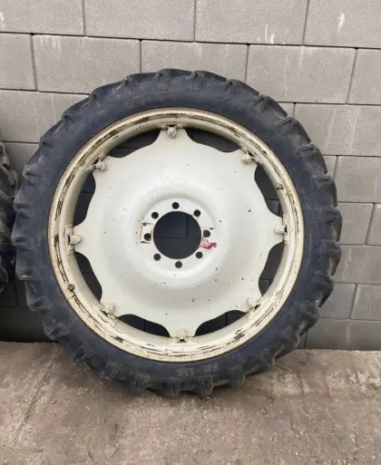 Pflegebereifung Steyr 8070