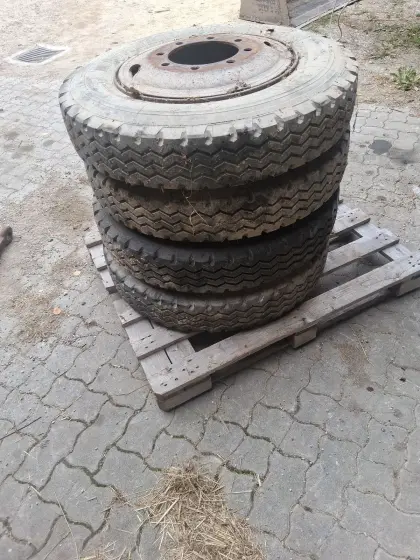 Reifen 7,5 R20