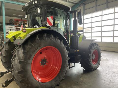 Claas Arion 660